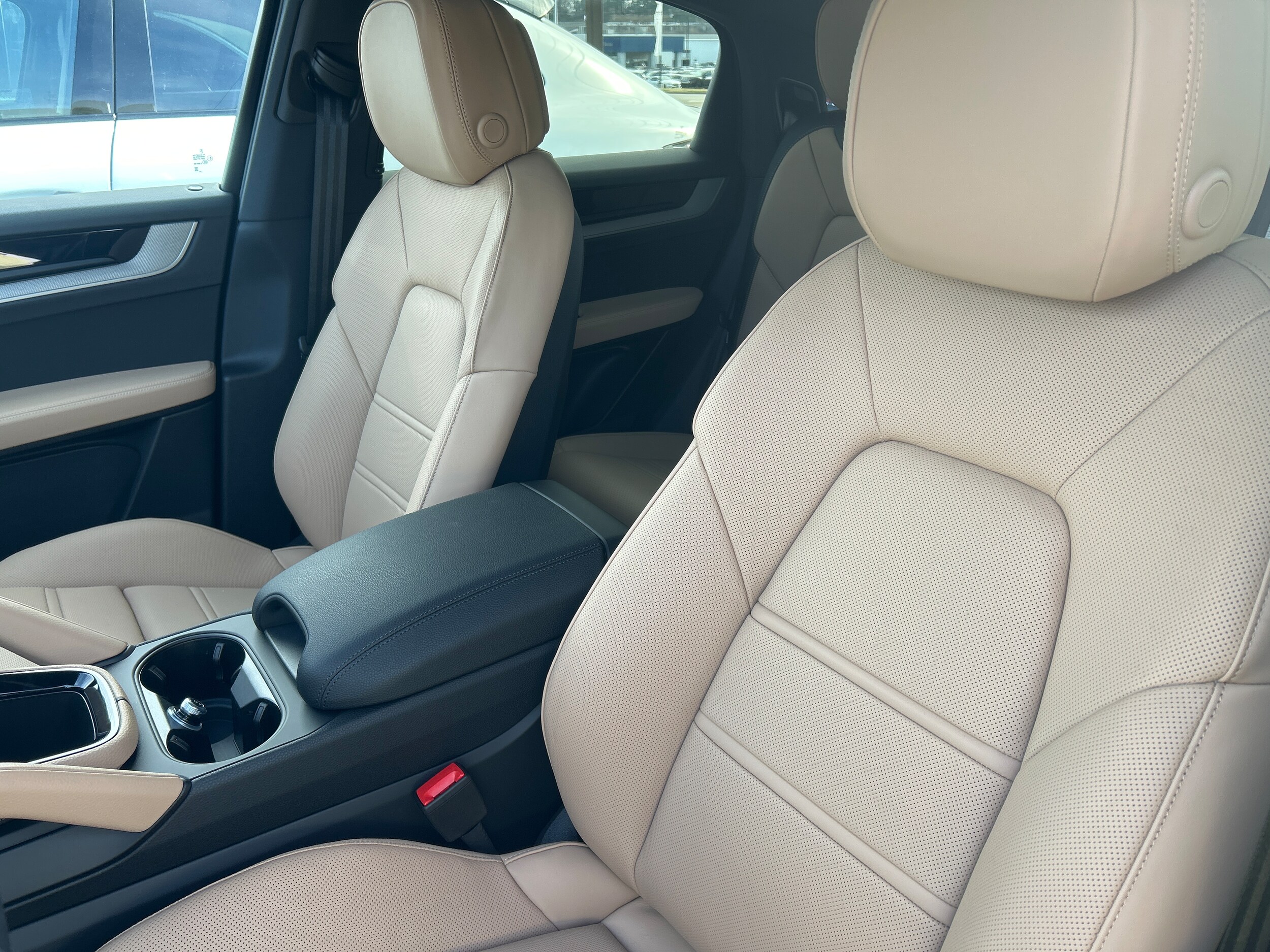 2026 Porsche Cayenne Coup E-Hybrid - Photo 5