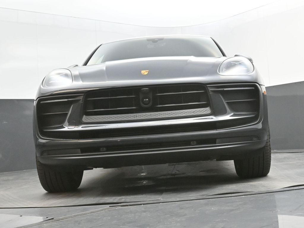 2025 Porsche Macan - Photo 39