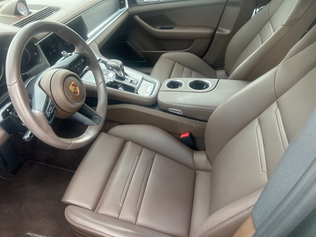 2023 Porsche Panamera 4 Platinum photo 2