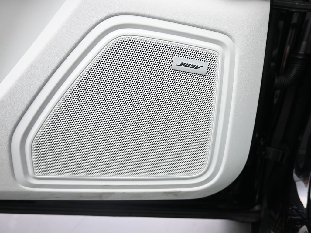 2025 Porsche Macan - Photo 12
