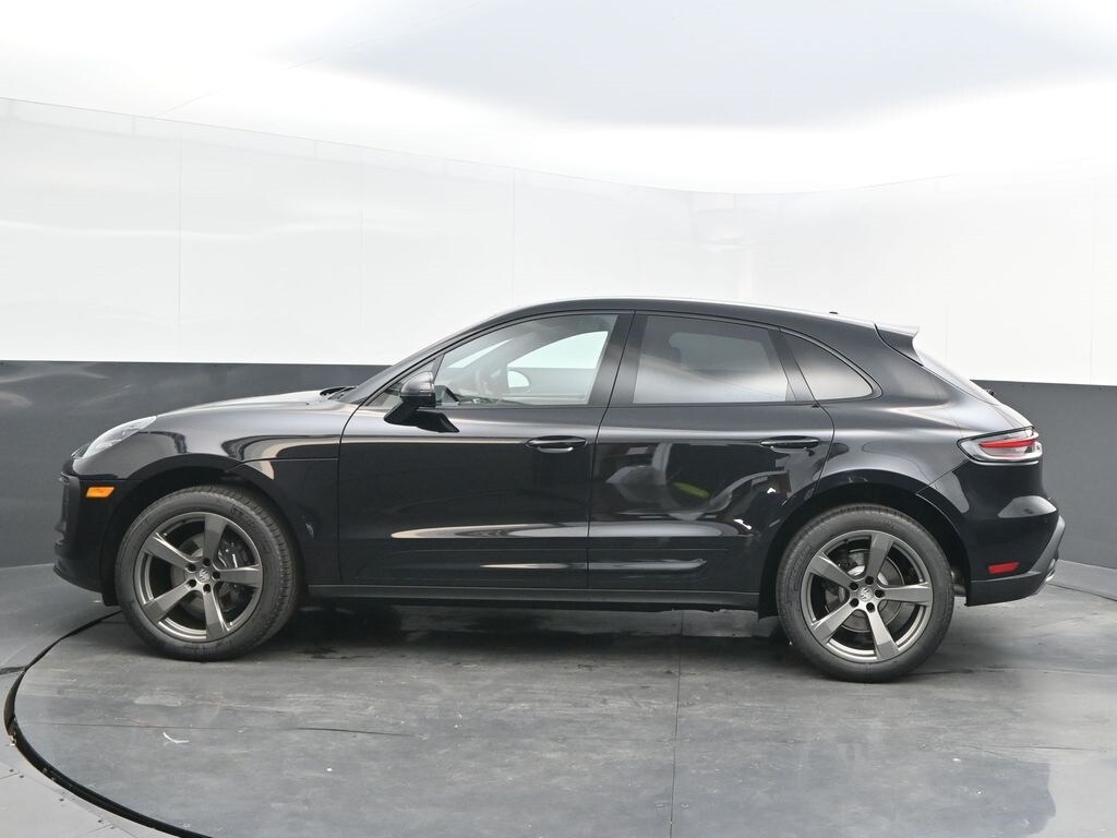 2026 Porsche Macan T photo 4