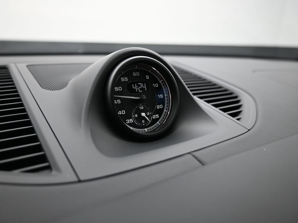 2026 Porsche Macan - Photo 14