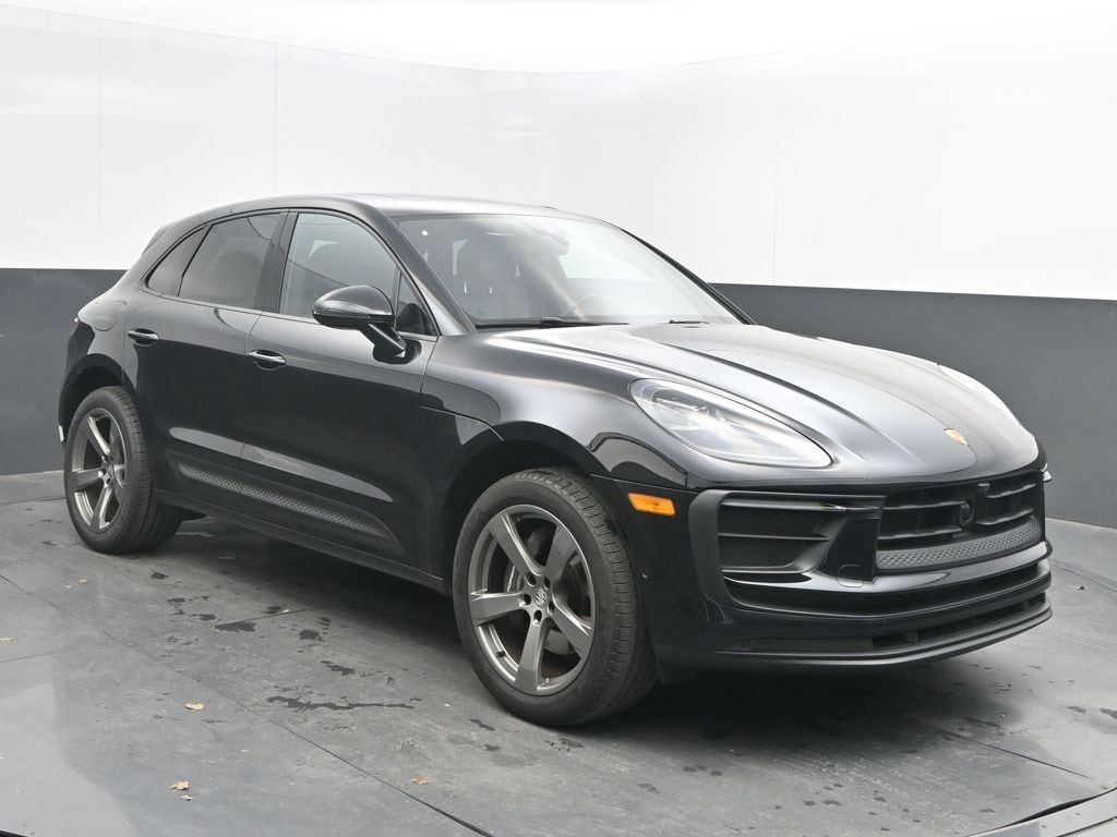 2023 Porsche Macan Base