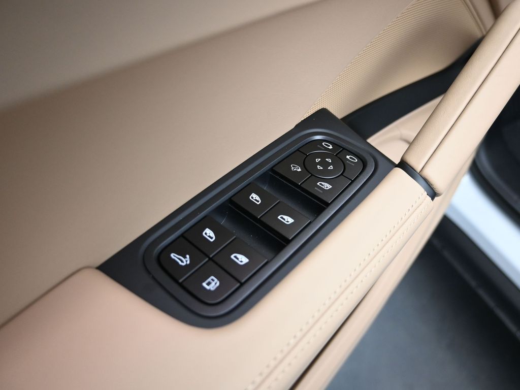 2026 Porsche Cayenne Coup S E-Hybrid - Photo 12