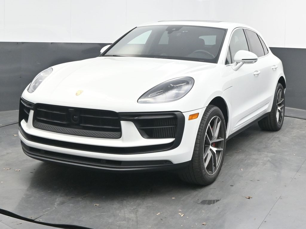 2023 Porsche Macan S's photo