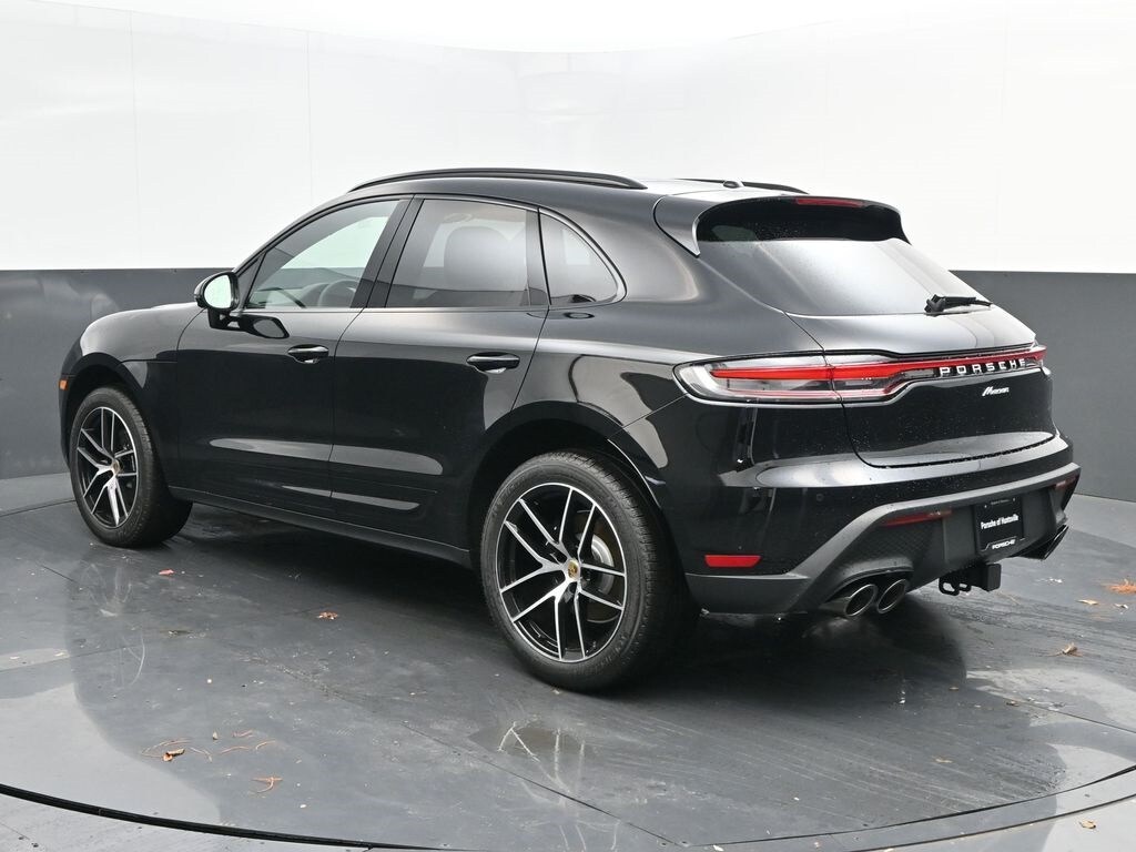 2025 Porsche Macan Base photo 3