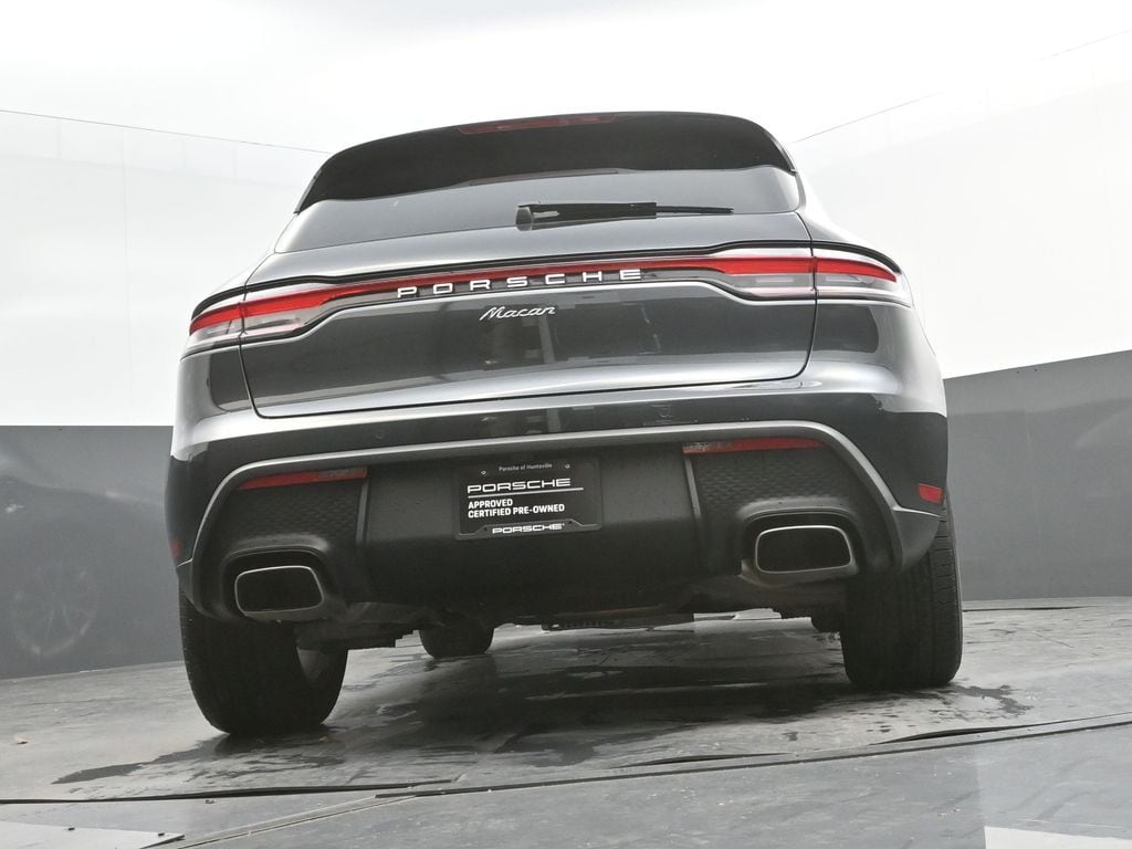 2025 Porsche Macan - Photo 36
