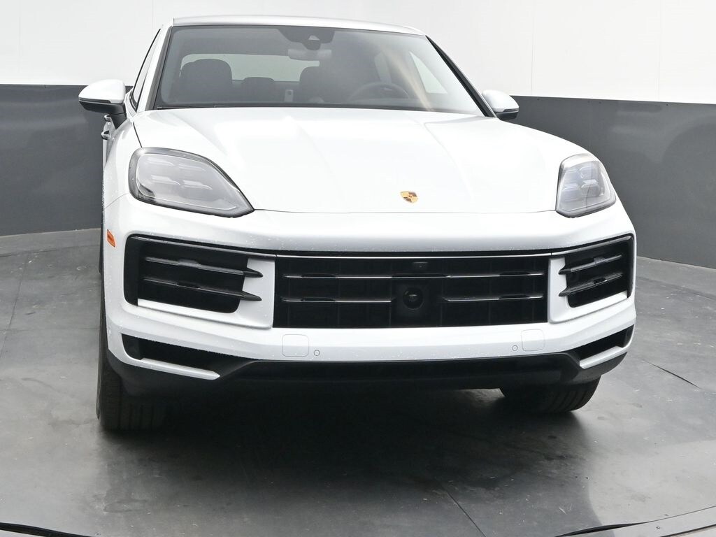 2025 Porsche Cayenne Coupe S photo 2