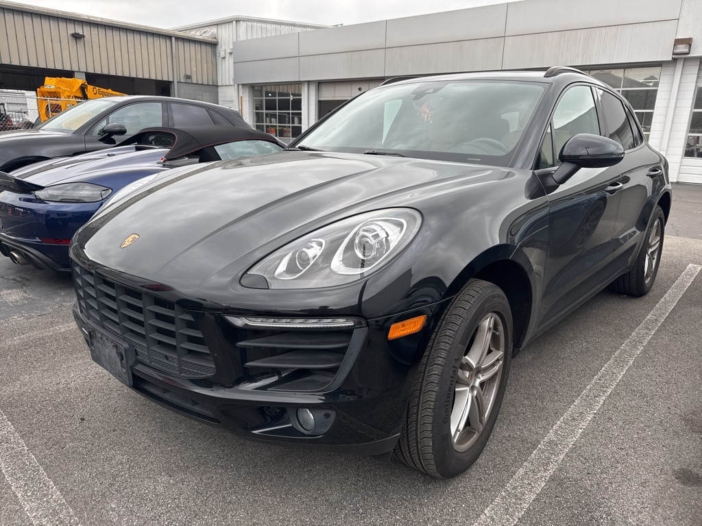 2018 Porsche Macan's photo