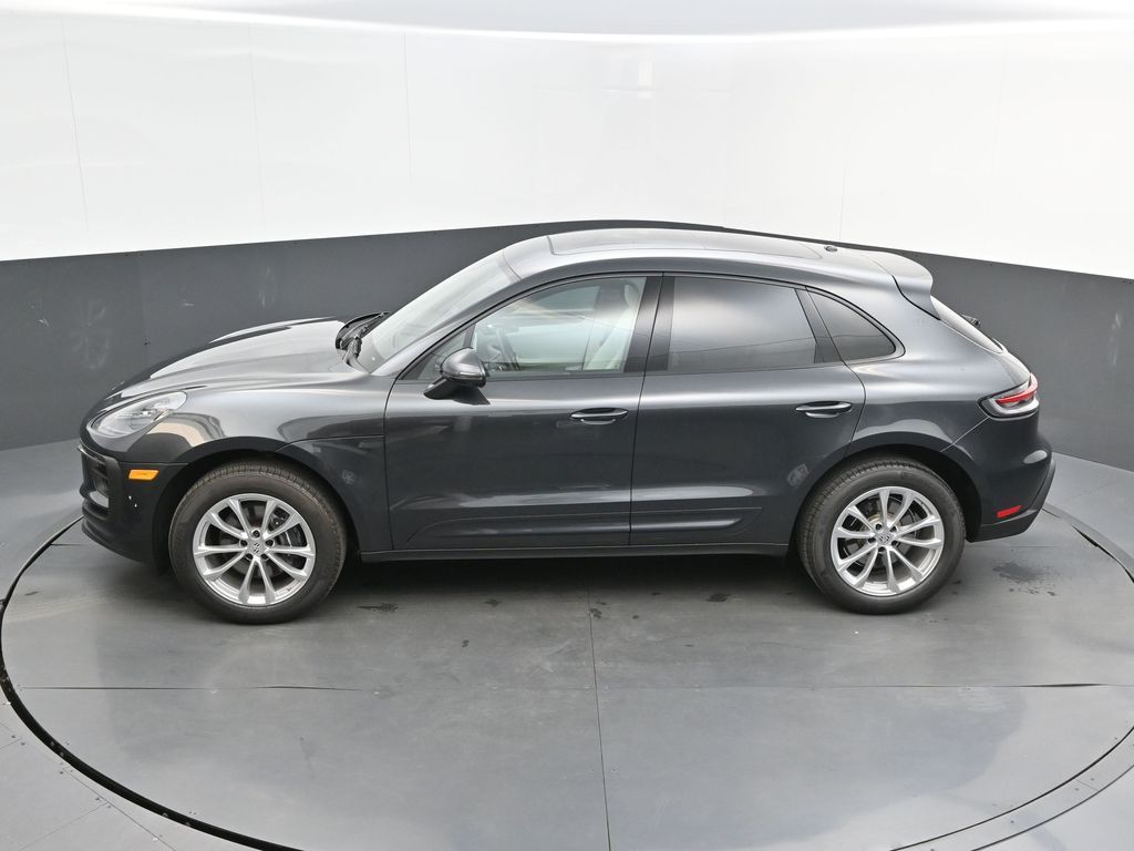 2025 Porsche Macan - Photo 26