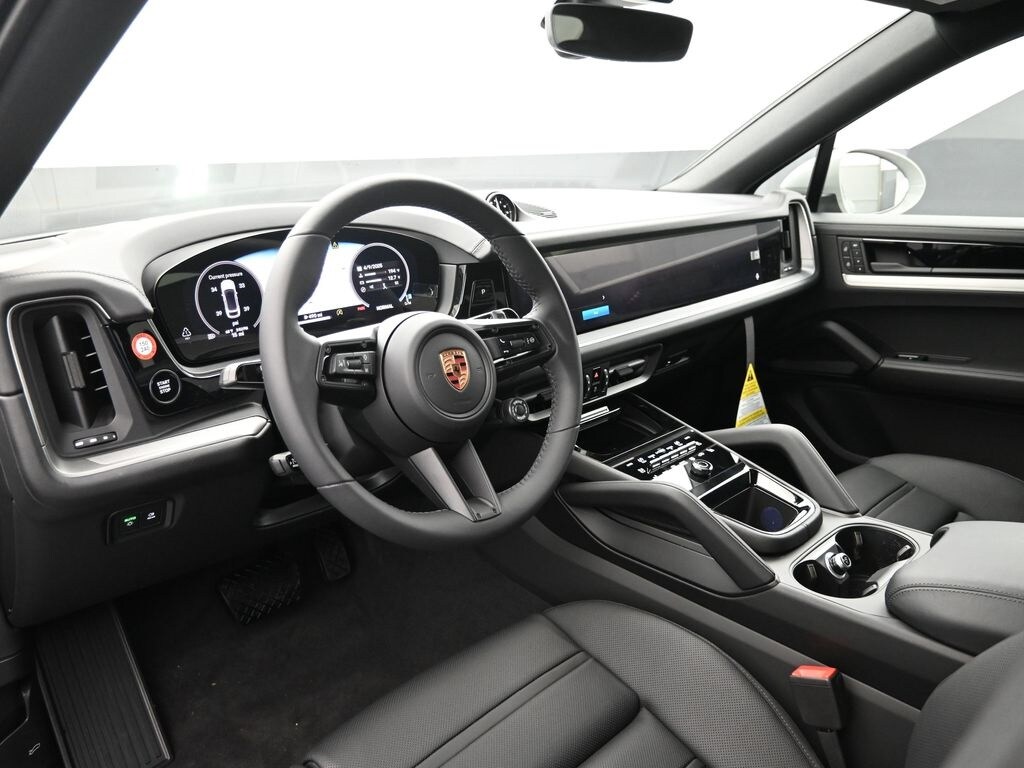2025 Porsche Cayenne Coupe photo 4
