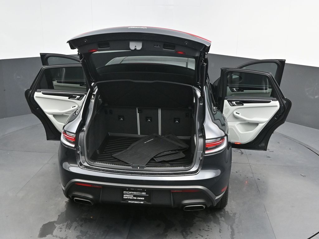 2025 Porsche Macan - Photo 43
