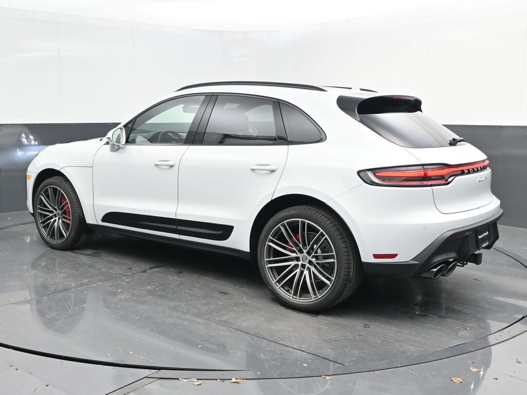2025 Porsche Macan S photo 3