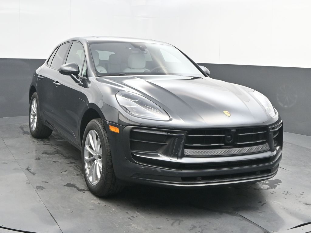 2025 Porsche Macan - Photo 9