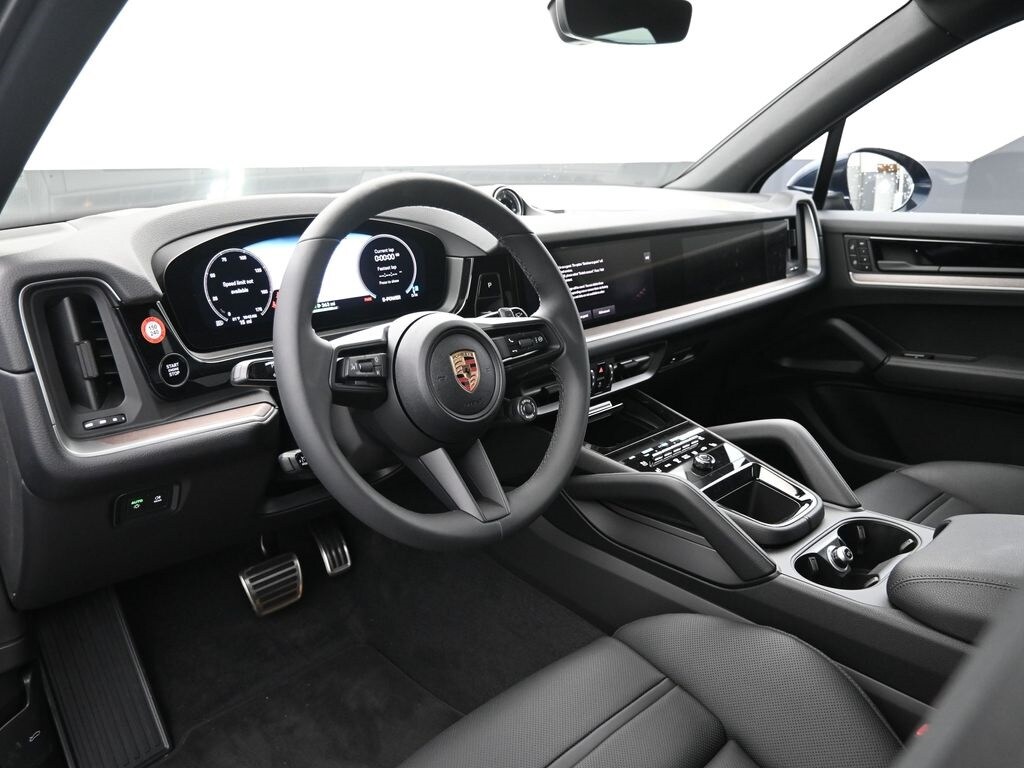 2025 Porsche Cayenne E-Hybrid photo 4