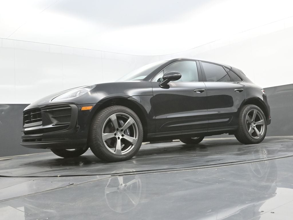 2025 Porsche Macan - Photo 24