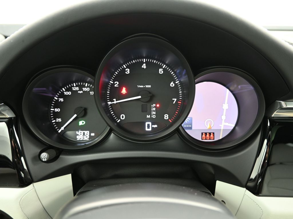 2025 Porsche Macan - Photo 14