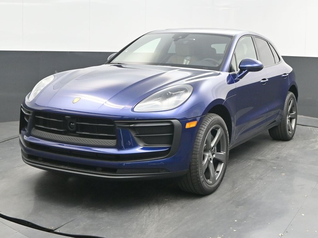 2026 Porsche Macan T photo 3