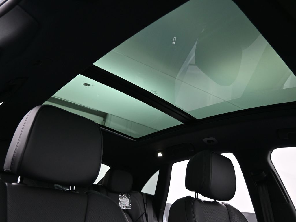 2026 Porsche Macan - Photo 18