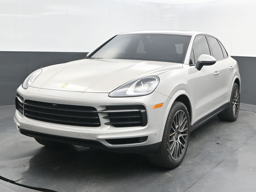 2022 Porsche Cayenne Base photo 3