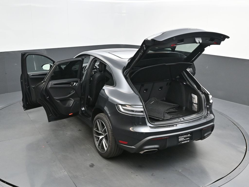 2025 Porsche Macan - Photo 44