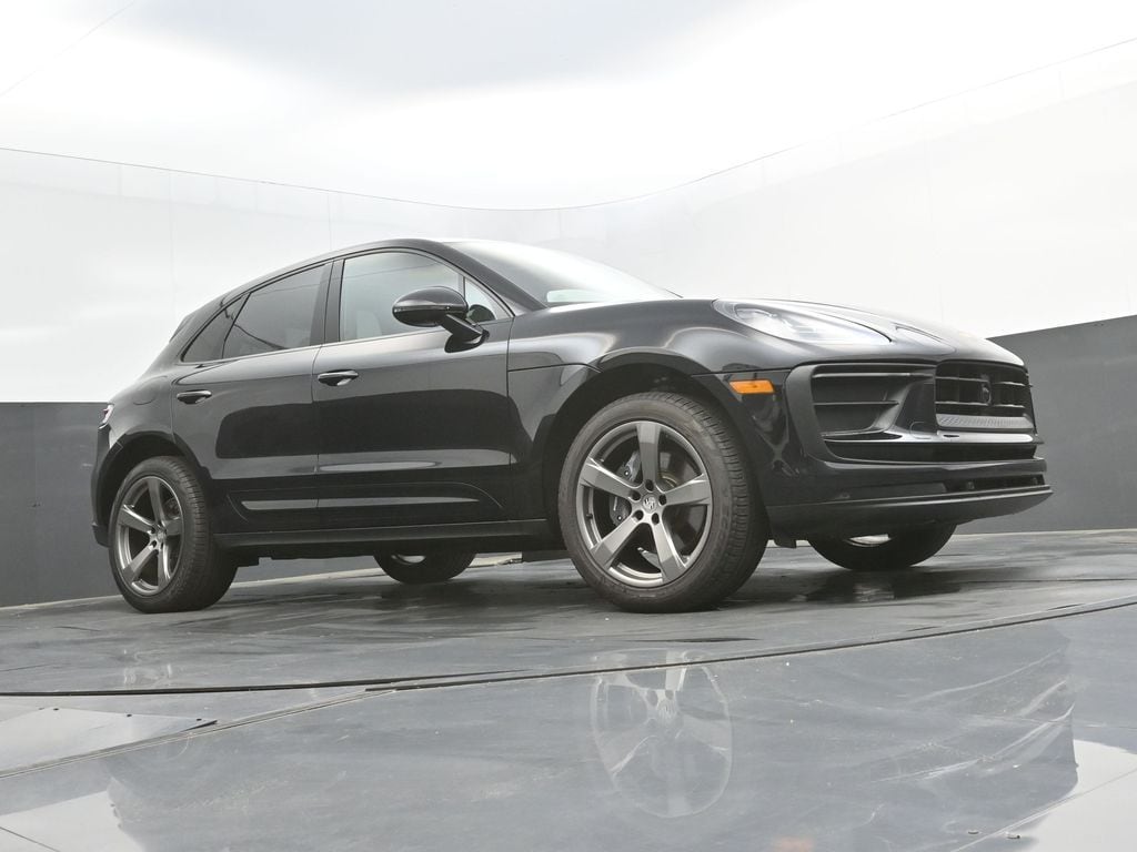 2025 Porsche Macan - Photo 29