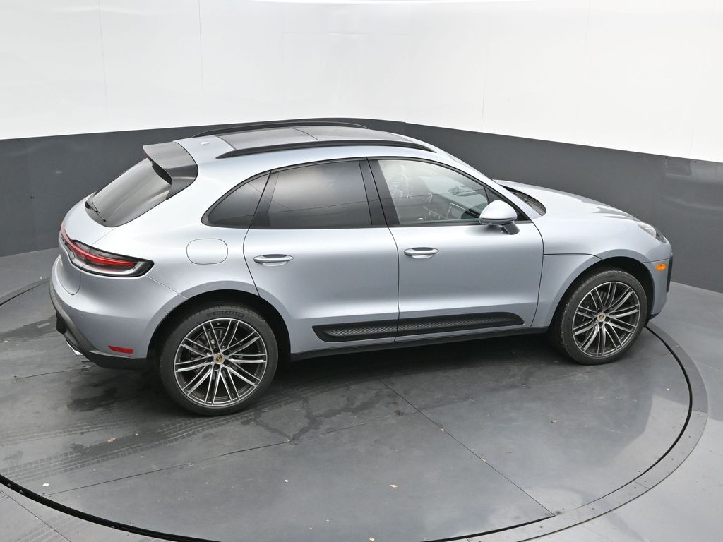 2026 Porsche Macan - Photo 26