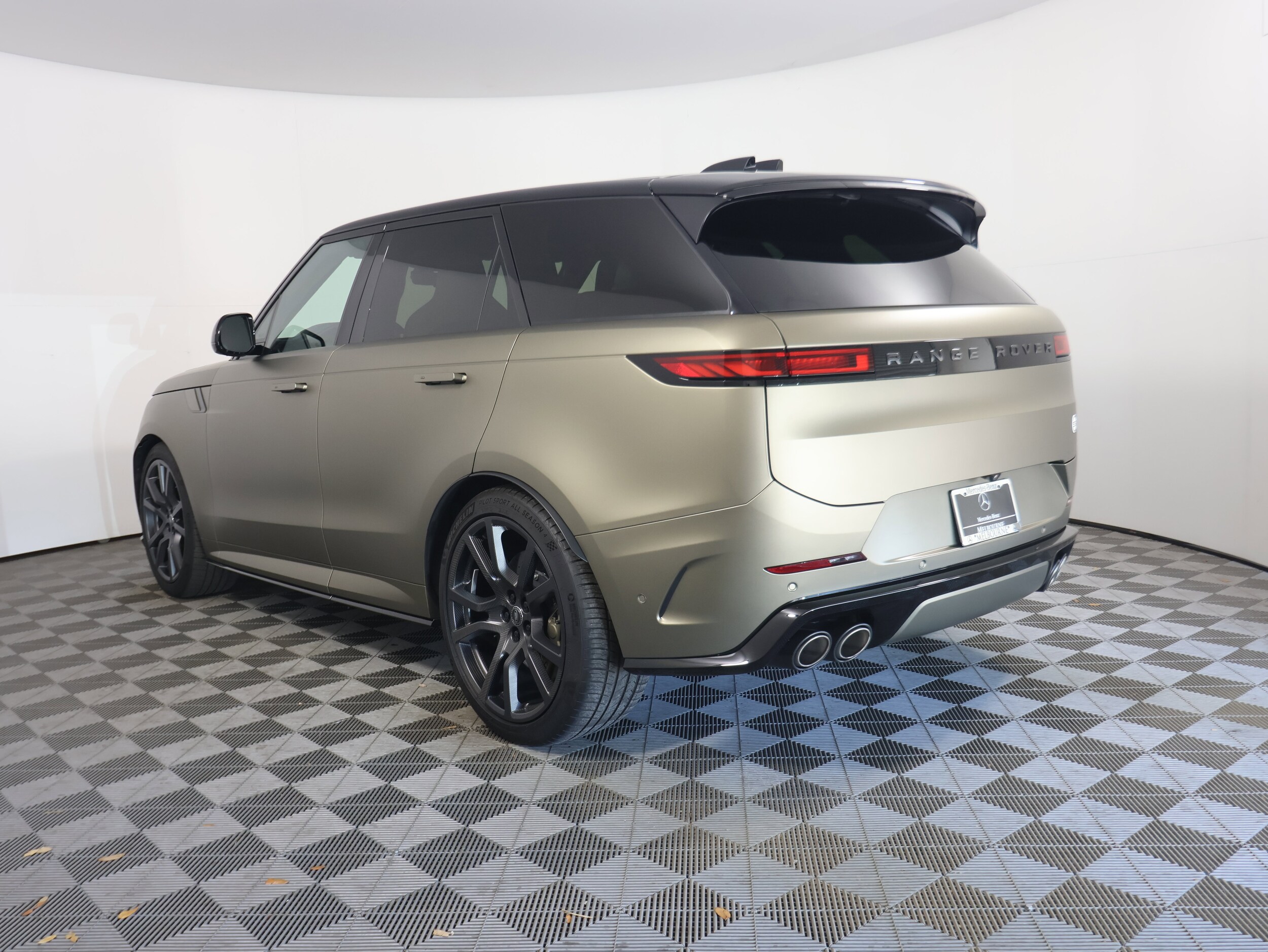 2024 Land Rover Range Rover Sport photo 3