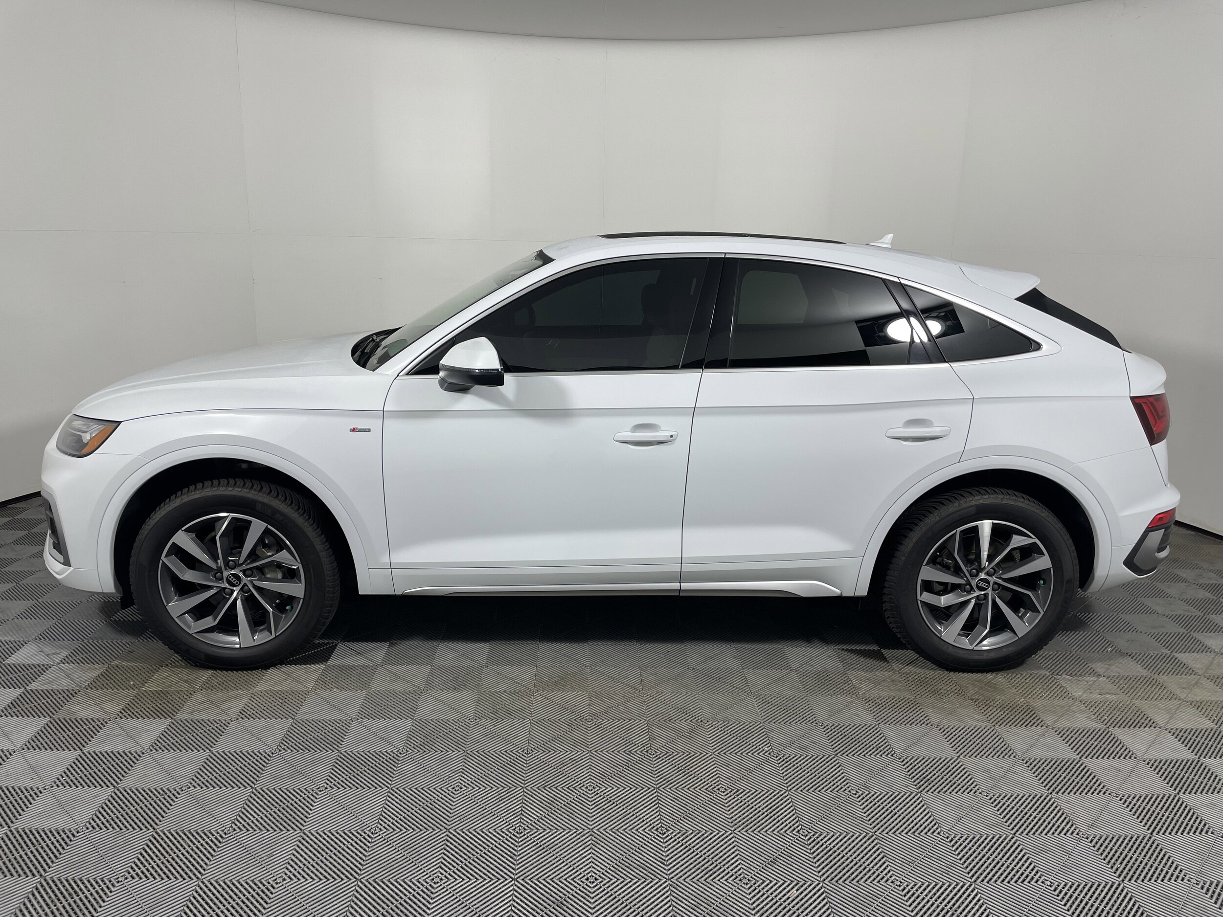 2022 Audi Q5 Sportback S line Premium 45 TFSI photo 2