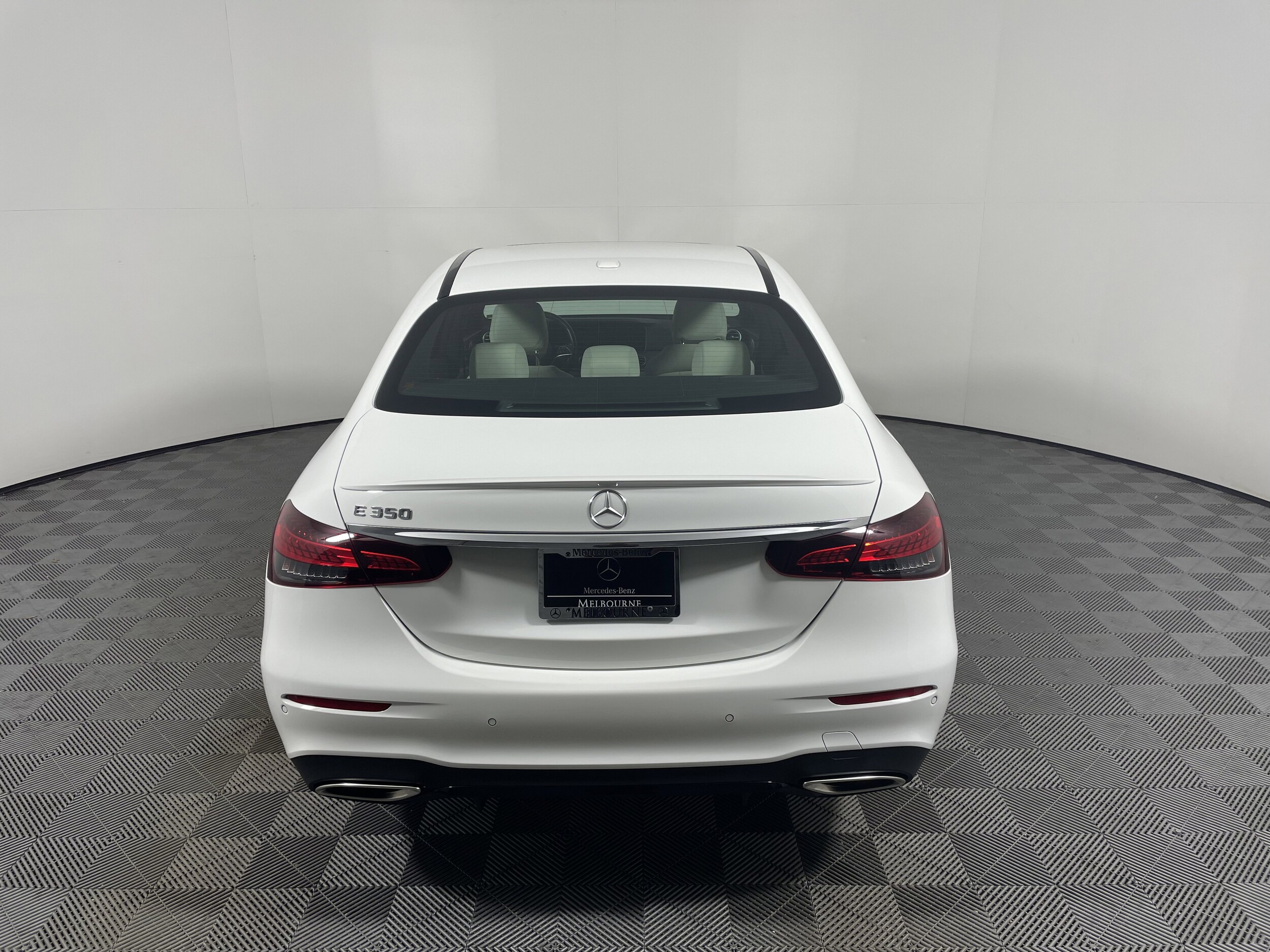 2022 Mercedes Benz E 350 photo 4