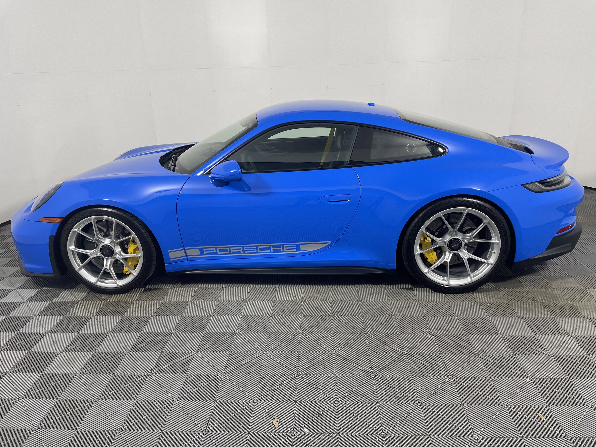 2022 Porsche 911 GT3 photo 2