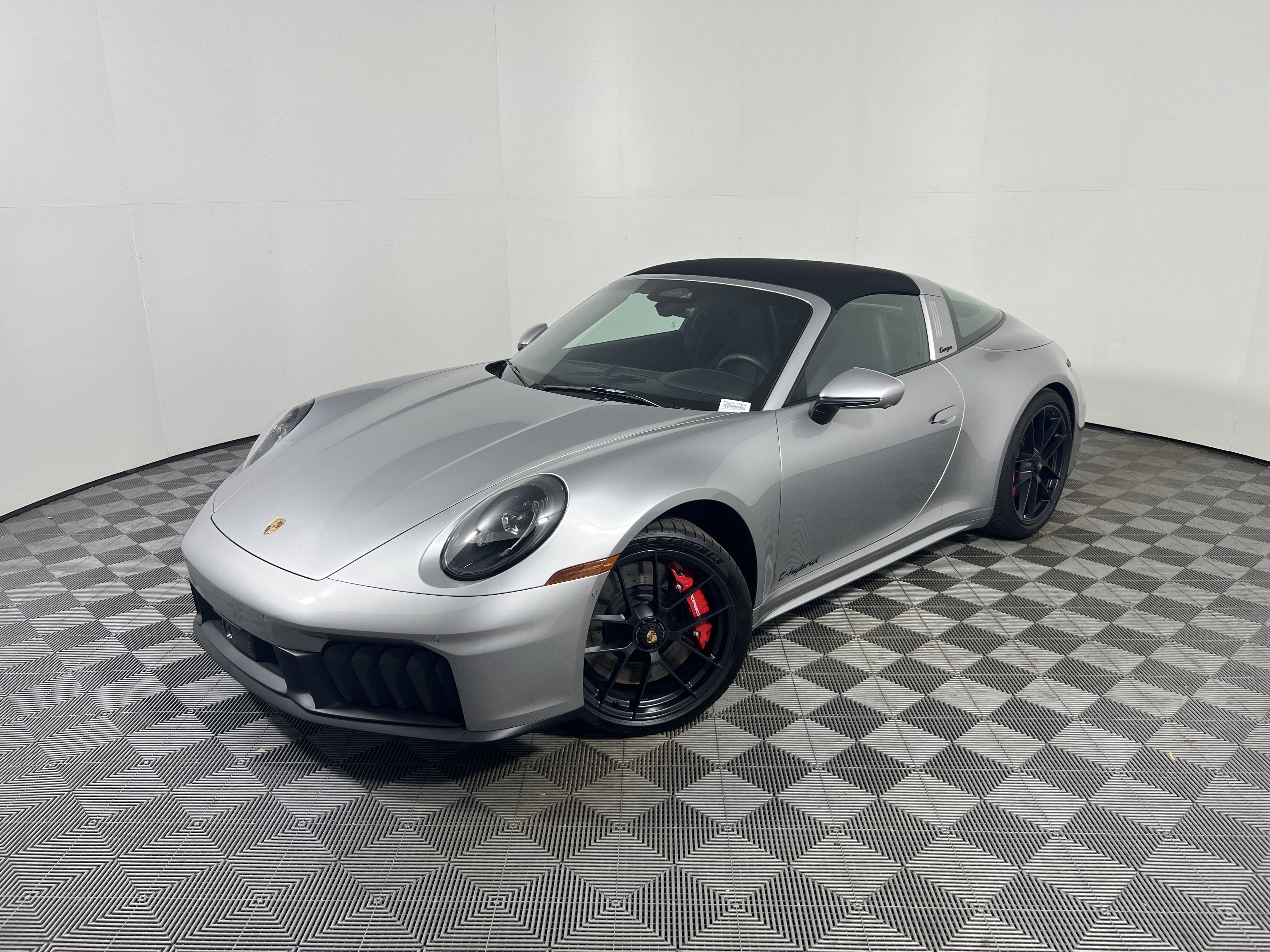 2026 Porsche 911 4 GTS Coupe