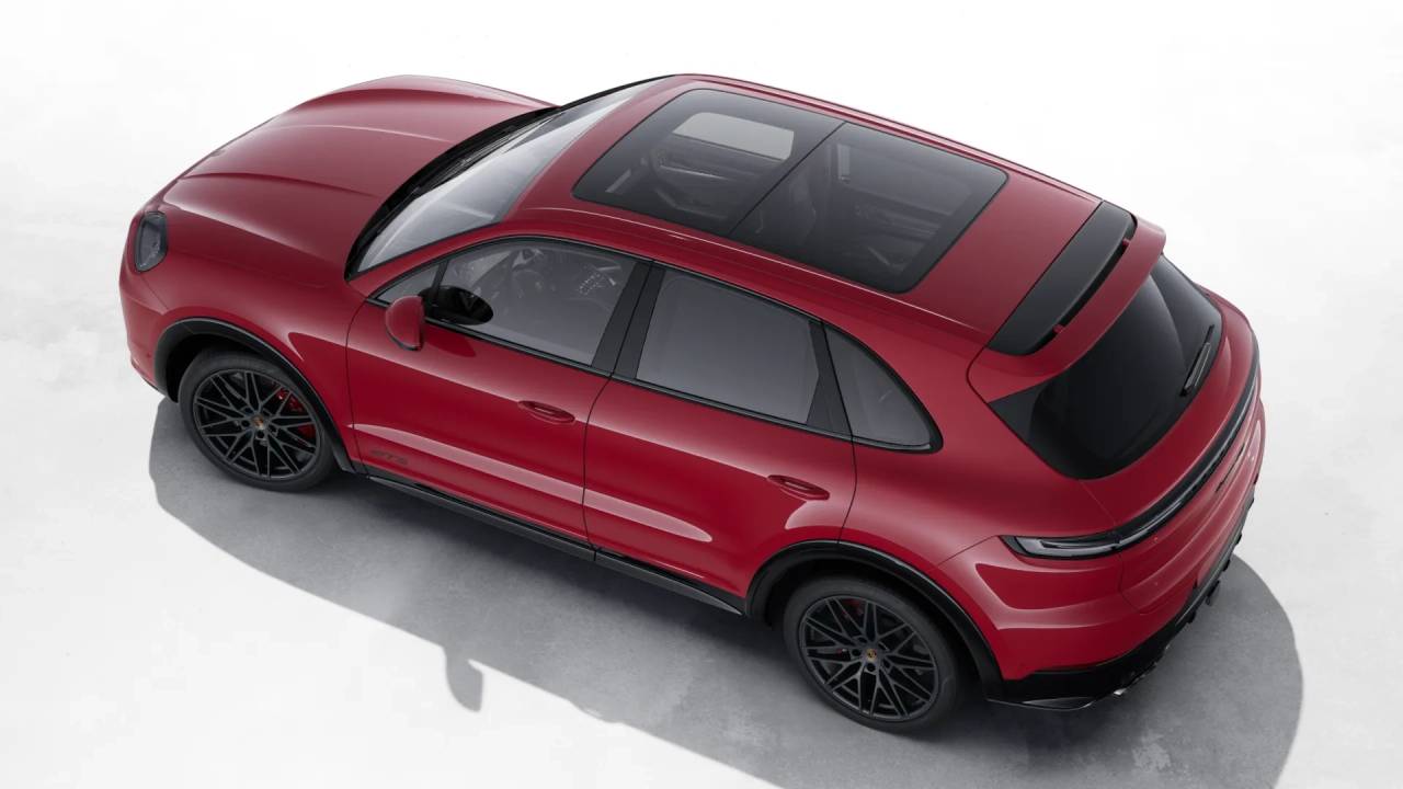 2026 Porsche Cayenne GTS photo 4