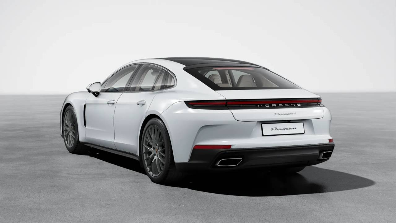 2026 Porsche Panamera 4 photo 3