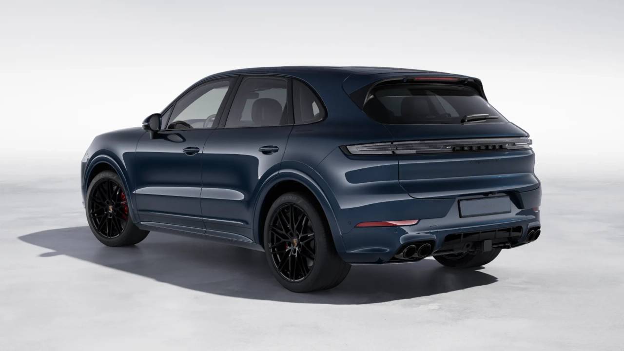 2026 Porsche Cayenne GTS photo 3