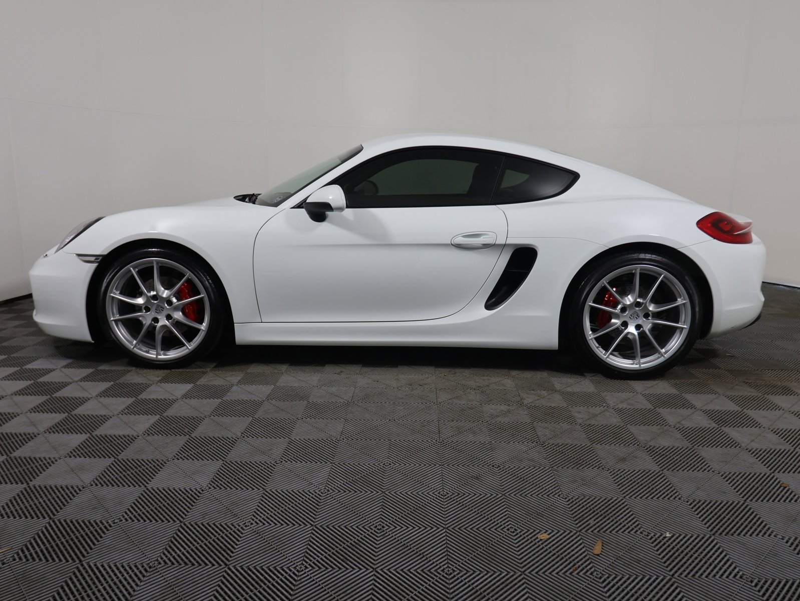 Used 2016 Porsche Cayman S with VIN WP0AB2A86GK186138 for sale in Melbourne, FL