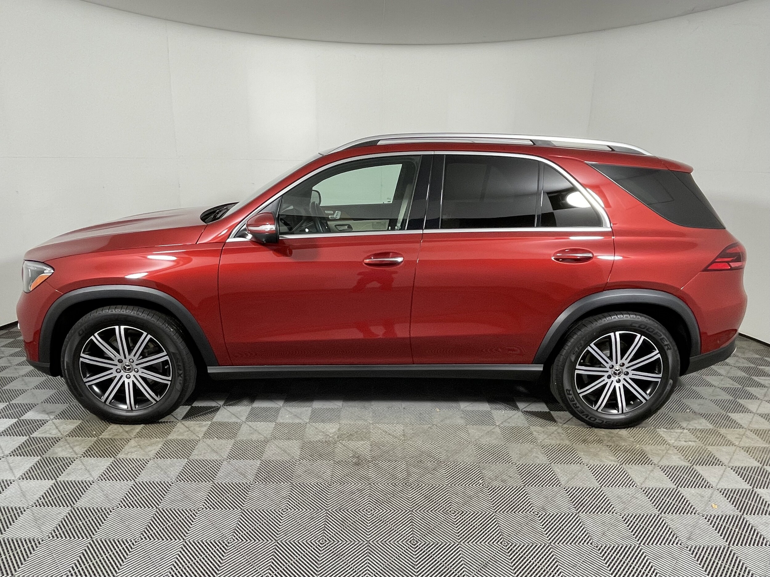 2024 Mercedes Benz GLE 350 4MATIC photo 2