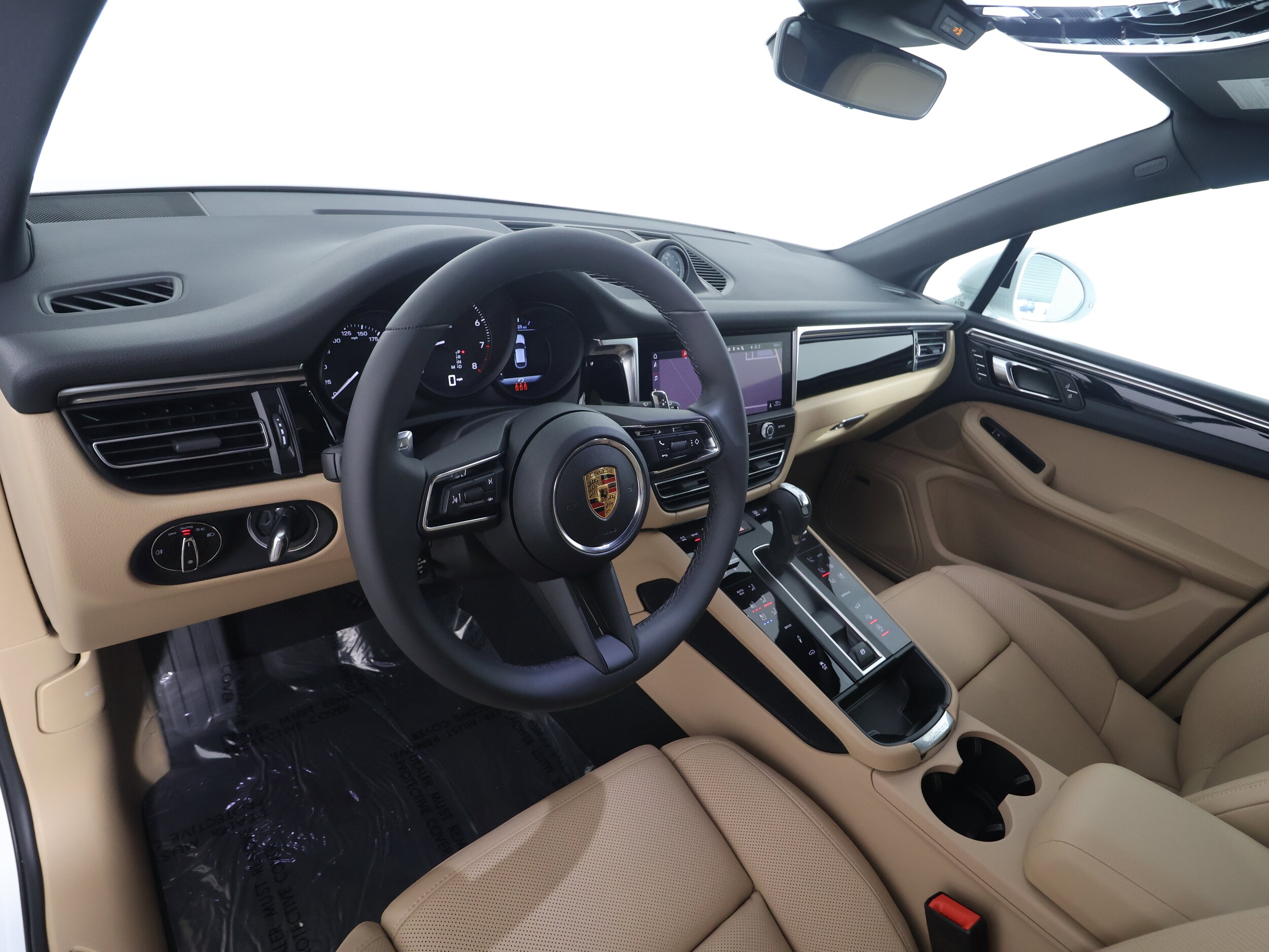 2025 Porsche Macan photo 4