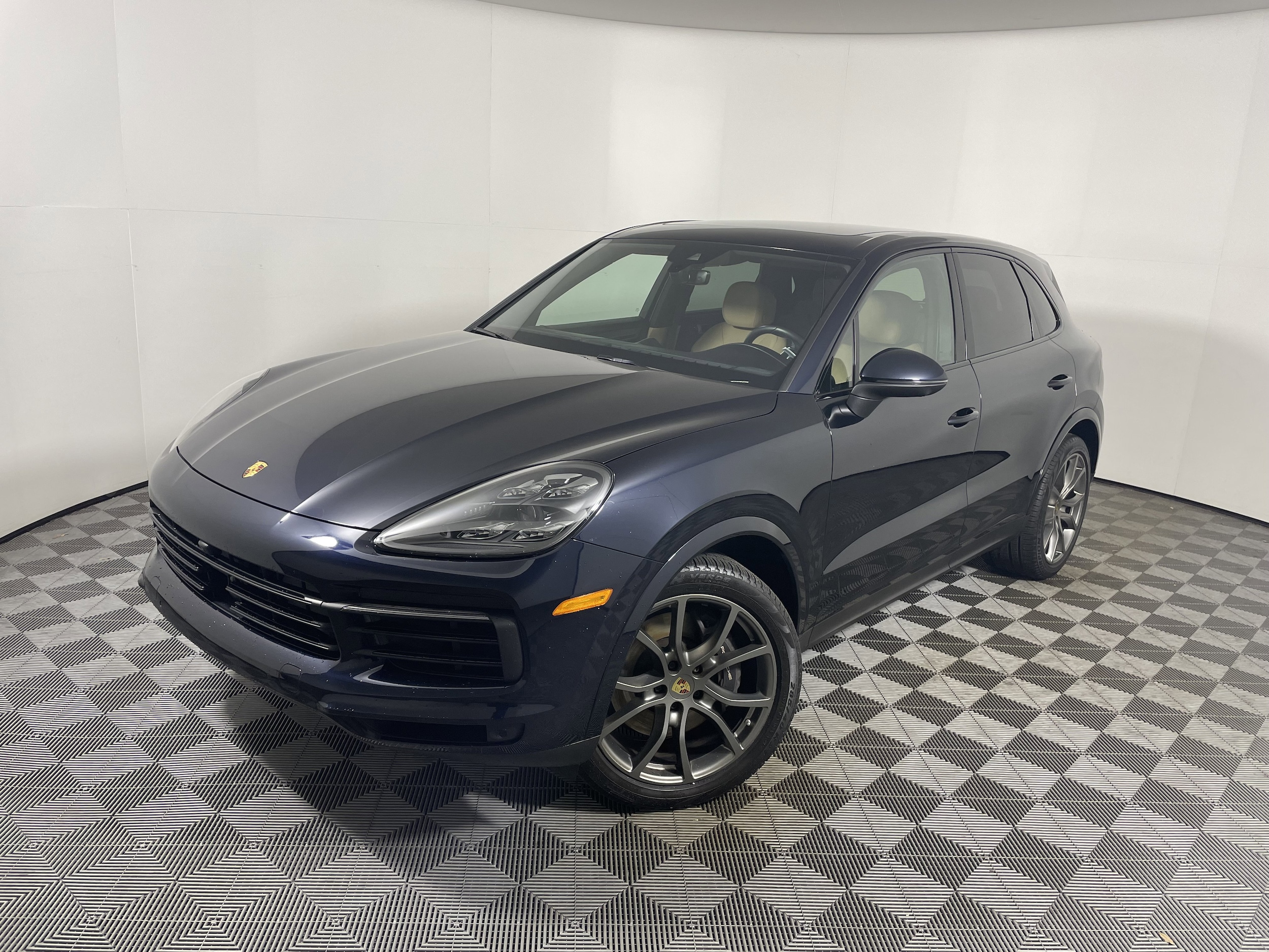 2021 Porsche Cayenne Base's photo