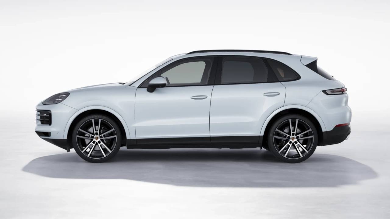 2026 Porsche Cayenne photo 2
