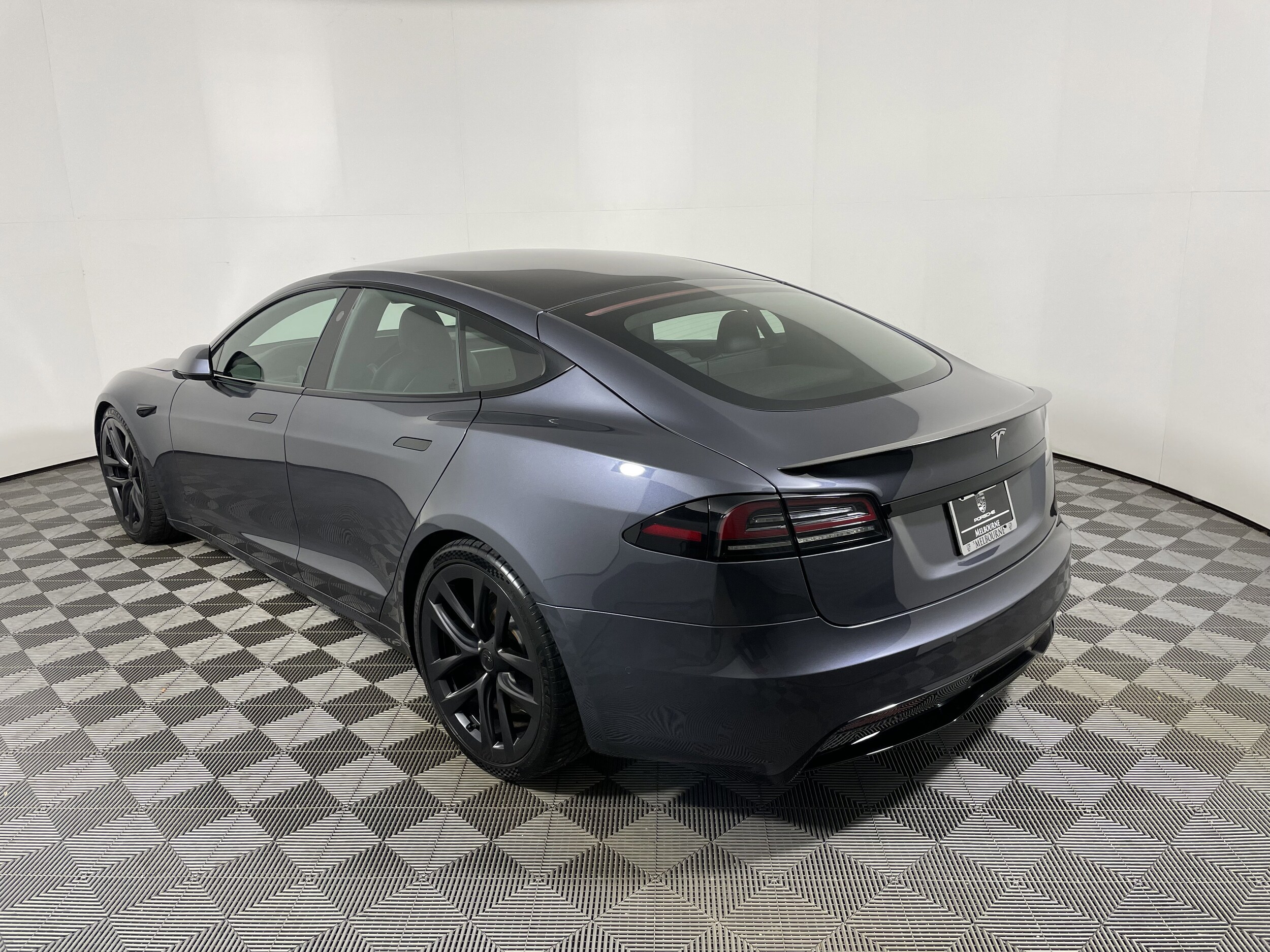 2022 Tesla Model S Plaid photo 3