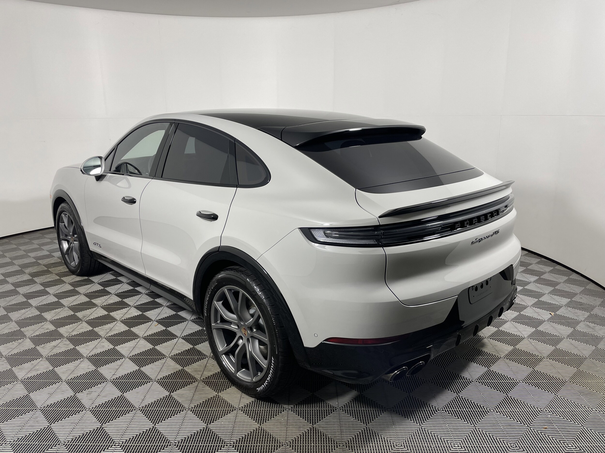 2026 Porsche Cayenne GTS Coupe photo 3