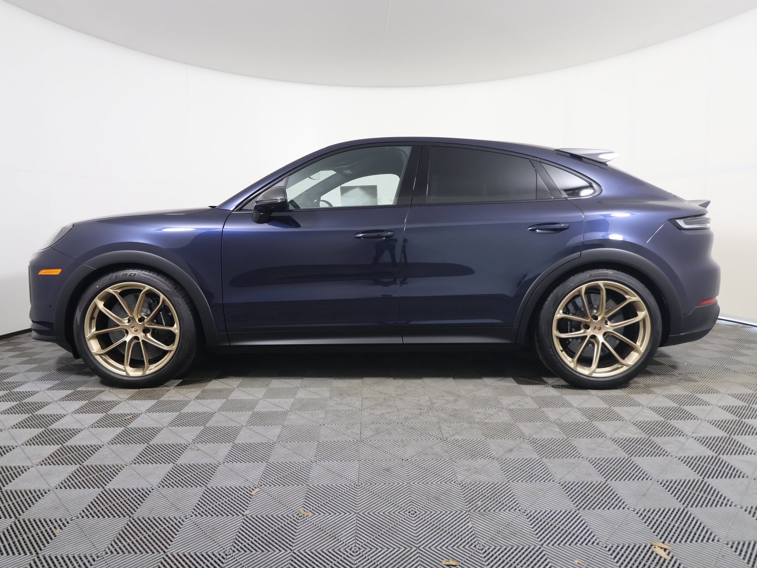 2025 Porsche Cayenne Coupe Turbo GT photo 2