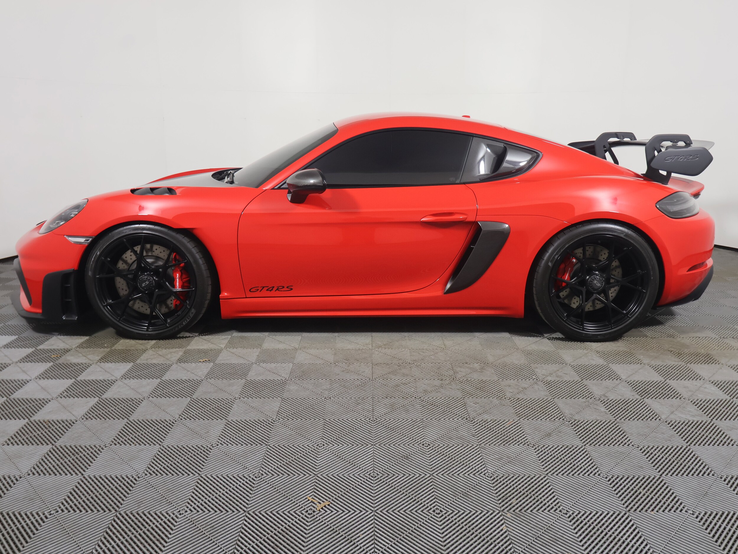 2024 Porsche Cayman GT4 RS photo 2