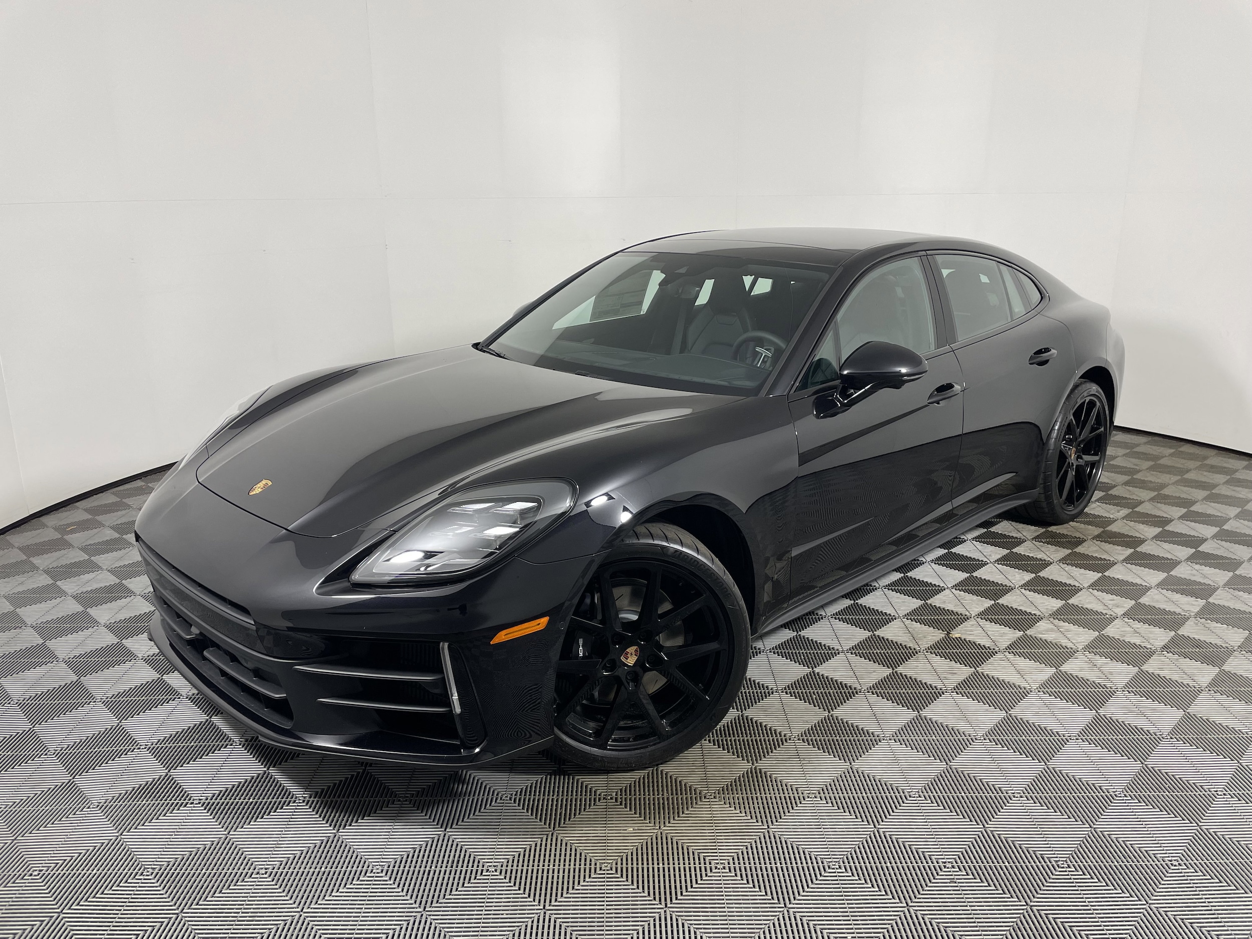 2026 Porsche Panamera Base's photo