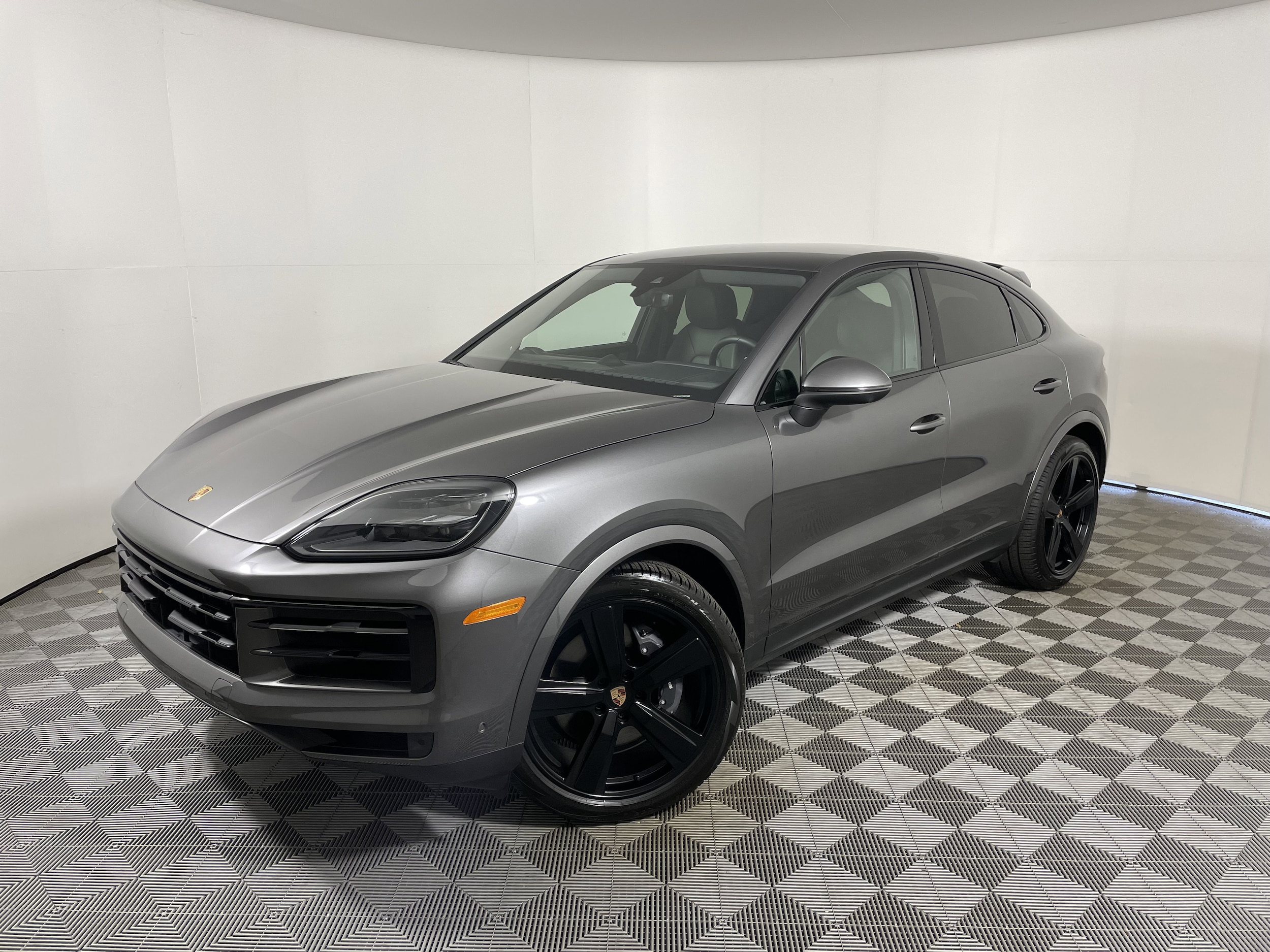 2025 Porsche Cayenne Coup Base's photo