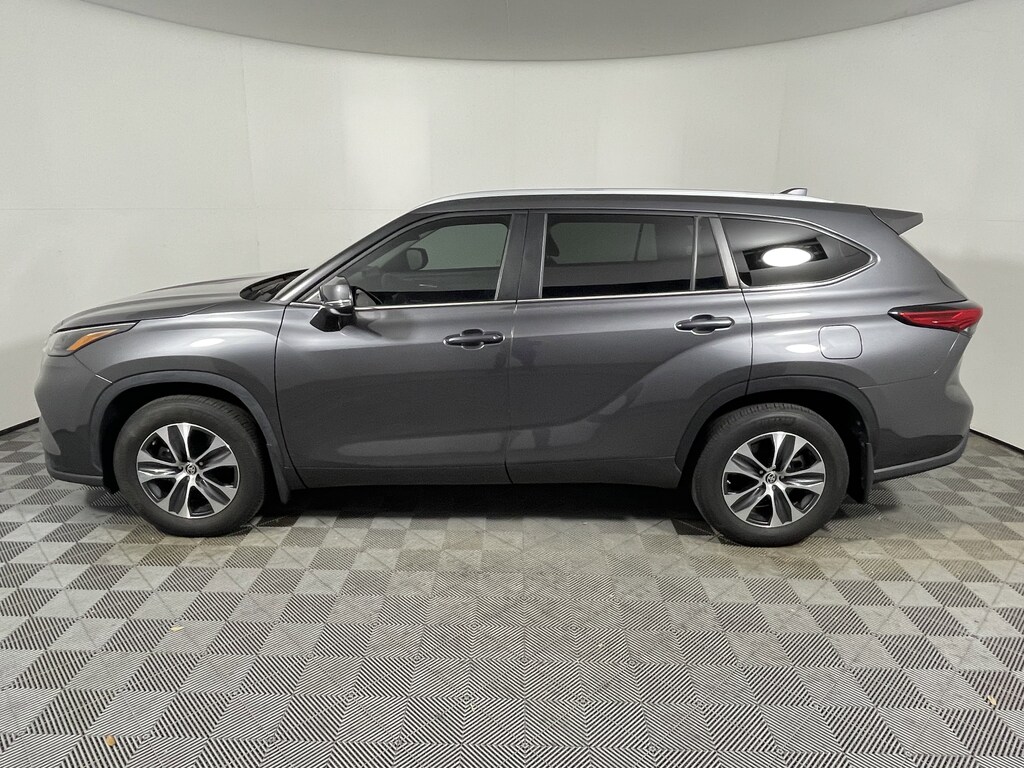Used 2023 Toyota Highlander XLE SUV