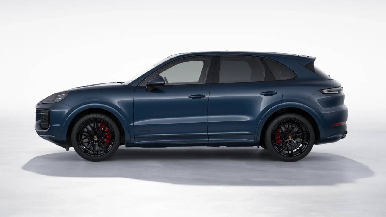 2026 Porsche Cayenne GTS photo 2