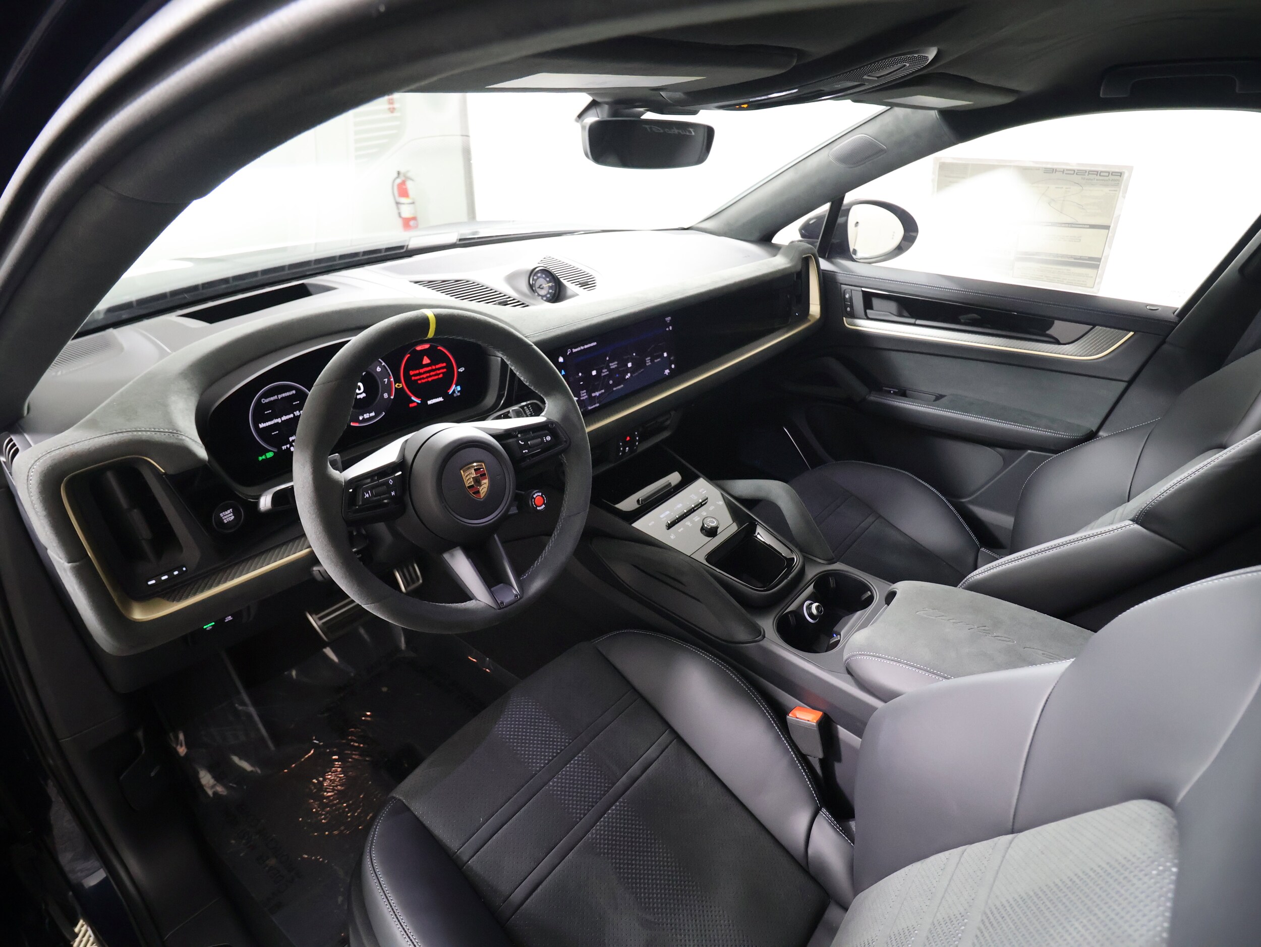 2025 Porsche Cayenne Coupe Turbo GT photo 4