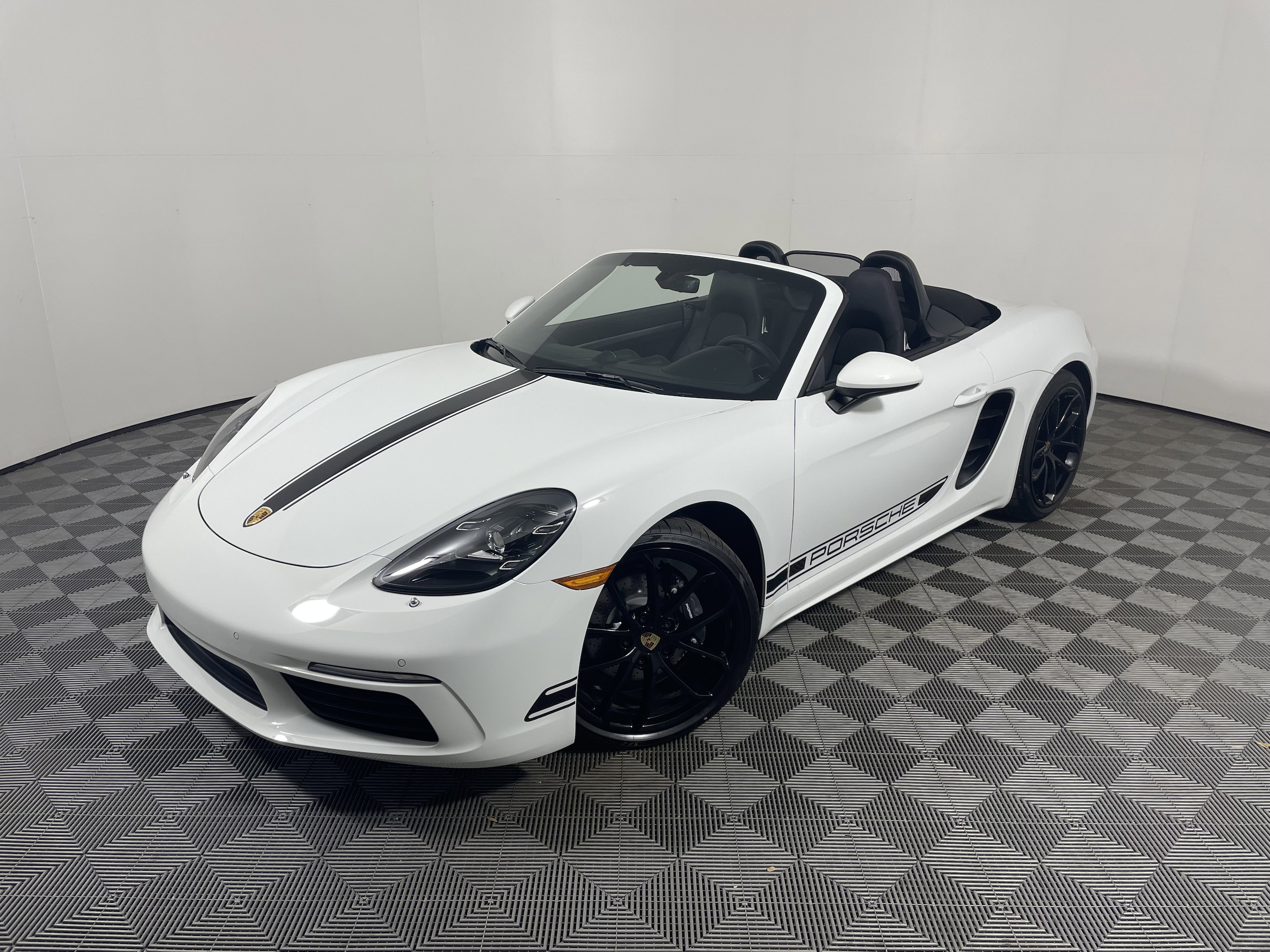 2025 Porsche 718